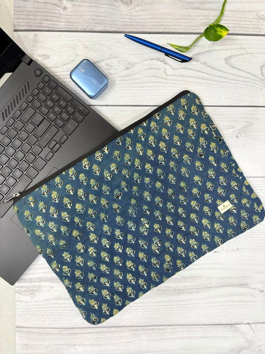 Neelambara Laptop Sleeve (Max) TradzEco