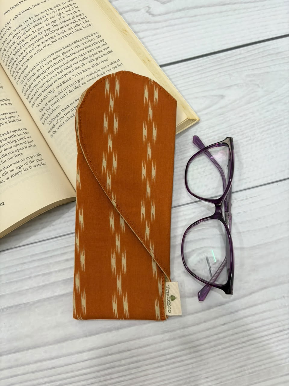 Rust Ikat Corazón Case